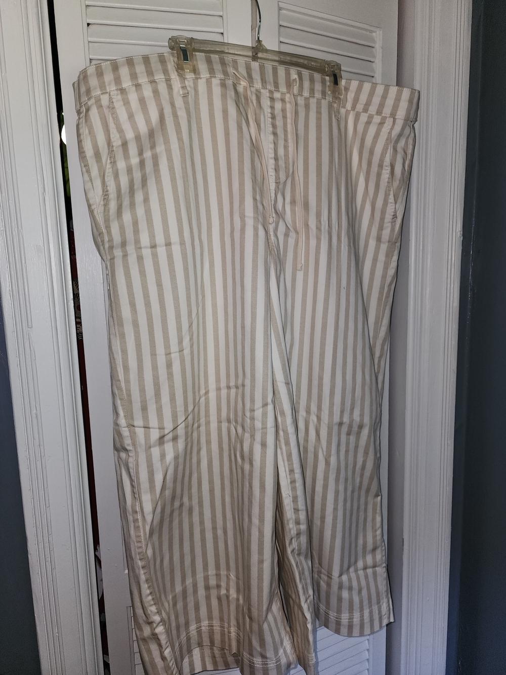 Torrid Womens Beige and White Stripe Crop Wide Leg Casual Pants 4